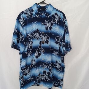 Extreme Gear Shirt Mens XL Blue White Floral Hibiscus Hawaiian Short Sleeve